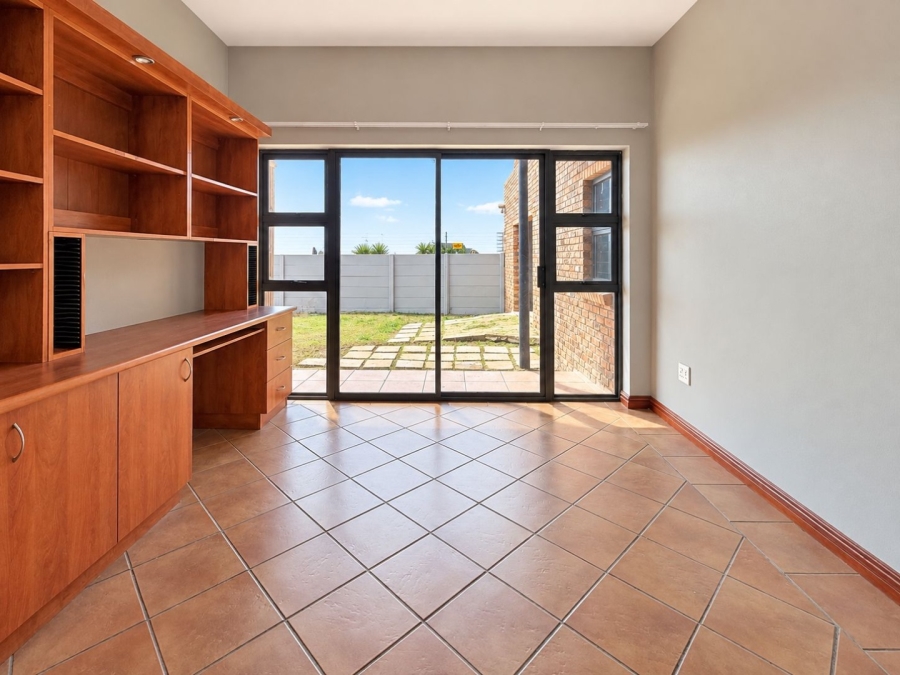 4 Bedroom Property for Sale in Bluewater Bay Eastern Cape